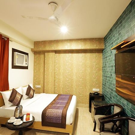 Green Plaza At Airport Hotel Nuova Delhi Esterno foto