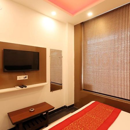 Green Plaza At Airport Hotel Nuova Delhi Esterno foto