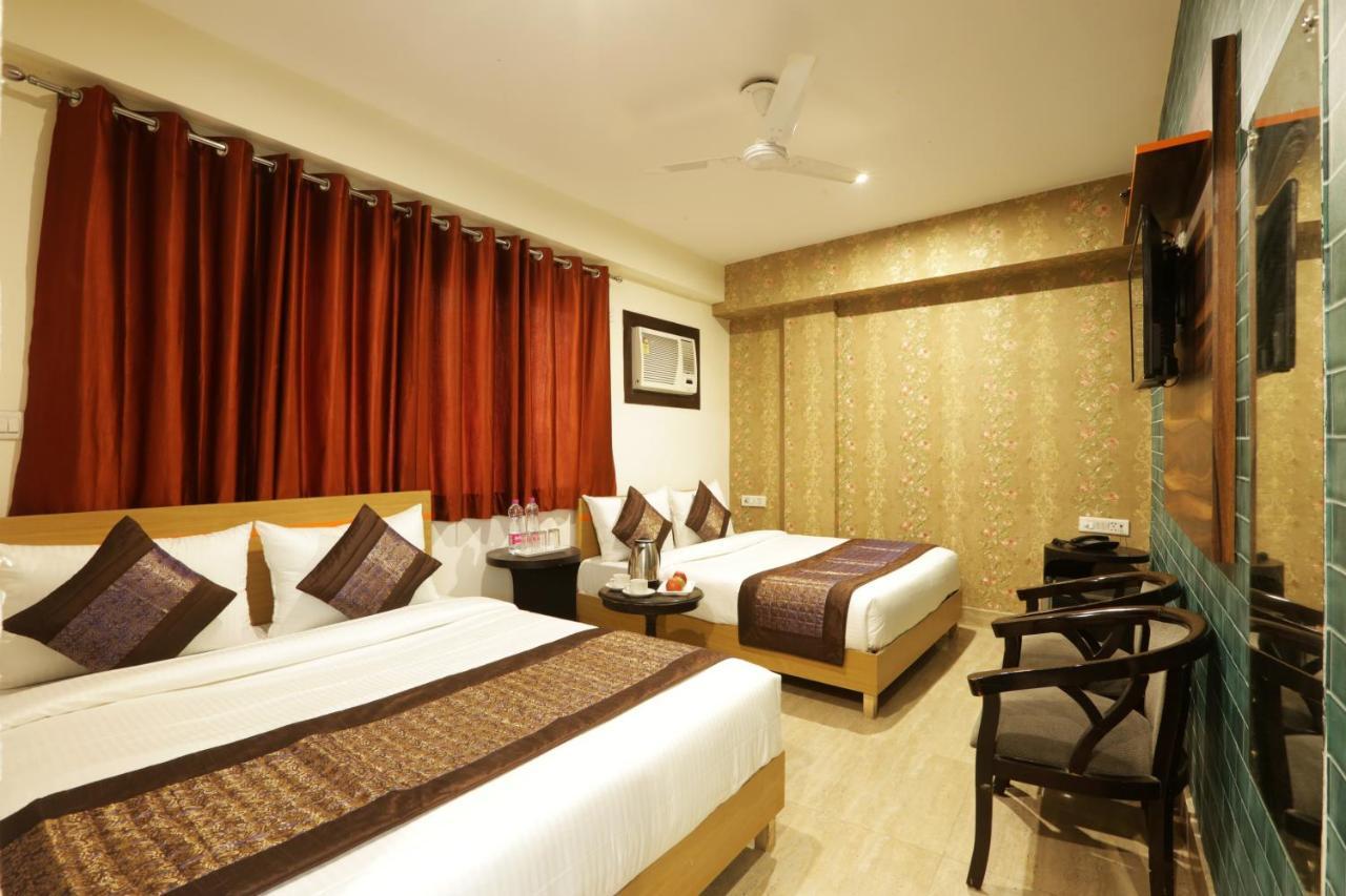 Green Plaza At Airport Hotel Nuova Delhi Esterno foto