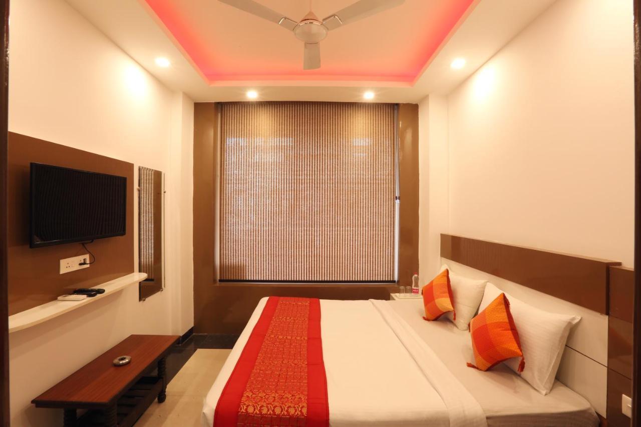 Green Plaza At Airport Hotel Nuova Delhi Esterno foto