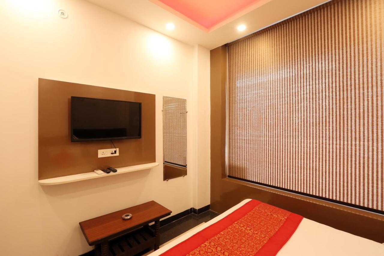 Green Plaza At Airport Hotel Nuova Delhi Esterno foto