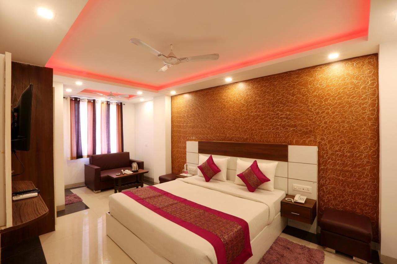 Green Plaza At Airport Hotel Nuova Delhi Esterno foto